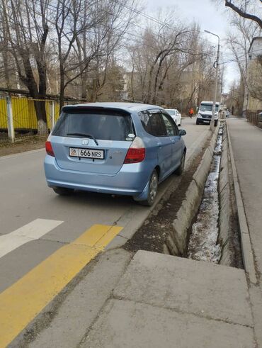 Honda: Honda Fit: 2003 г., 1.5 л, Вариатор, Бензин, Хэтчбэк