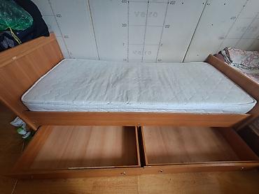 bunk bed: Односпальная кровать с матрасом и выдвижными ящиками. Особенности: - — 5