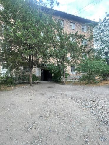 тоголок молдо фрунзе: 1 бөлмө, 15 кв. м, Жатакана жана мейманкана түрүндө, 3 кабат, Косметикалык ремонт