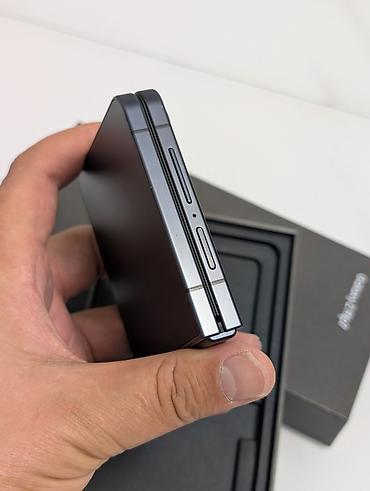 Техника и электроника: Samsung Galaxy Z Flip7, Б/у, 512 ГБ, цвет - Черный, 2 SIM — 9