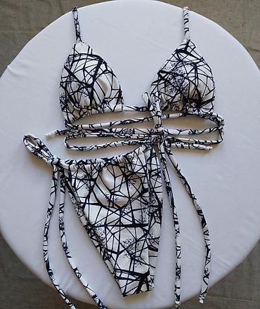 author: Dvodelni ženski bikini set – crno-beli apstraktni print - Gornji deo — 4