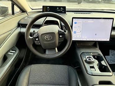 ram trx: Toyota bZ5: 2025 г., Электромобиль, Кроссовер — 8