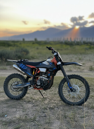 Мотоциклы: Эндуро 300 куб. см, Бензин, Взрослый, Б/у — 1