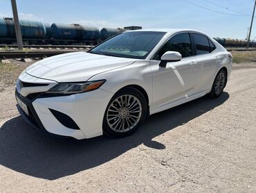 срочно срочно продаю машина: Toyota Camry: 2018 г., 2.5 л, Автоматтык, Бензин, Седан