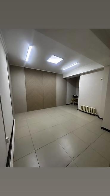 Сдаю Отдельный кабинет: 30 м², Первая линия