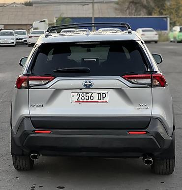 2023: Toyota RAV4: 2023 г., 2.5 л, Гибрид — 5