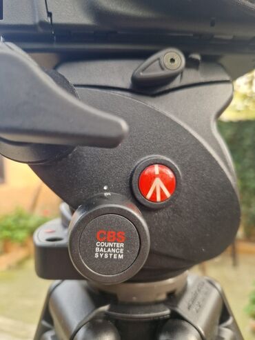 Videokameralar: Panasonic P2 DVCPRO HD peşəkar video kamera + Manfrotto 503HDV tripod — 8