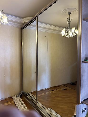 borular: Güzgülü sürgülü qapılı qarderob - Ön hissə: iki böyük güzgü paneli — 1