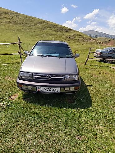 Продажа авто: Volkswagen Vento: 1993 г., Седан — 2