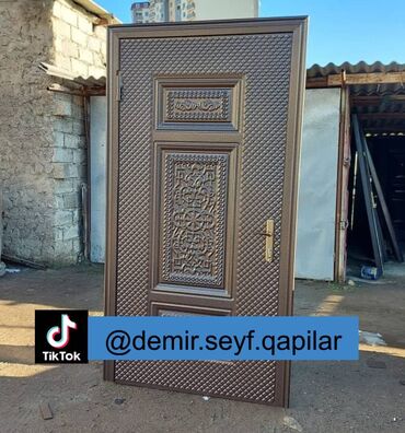 demir qapi bezekleri: Seyf qapılar Münasib qapılar Dəmir qapı Ev qapıları Çöl qapısı