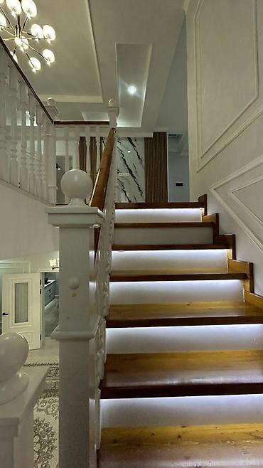 Продажа коттеджей и домов: Ак-ордо 3 конушунан Жаны салынган 220кв/м2 6 болмодон турган 2 этаж уй — 15