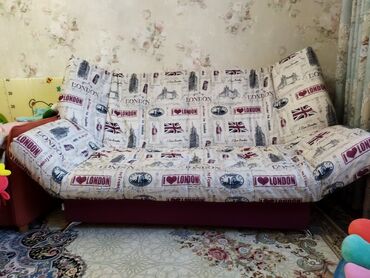 российский диван: Диван-кровать, цвет - Бежевый, Б/у