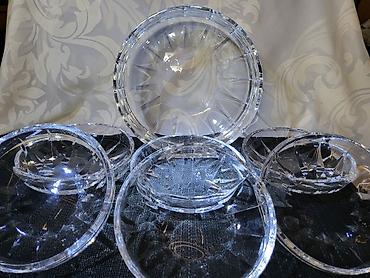 Činije: Servis cinija za poslastice itd.tezak kristal rucna obrada. Servis — 2