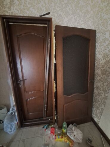кухонный шкафы бу: Ички эшик айнек менен, Колдонулган