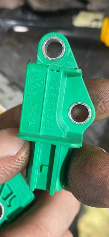 kamere za traktor: AIR BAG KRASH KRES SENZOR 1K0909606 | audi vw delovi Audi a4 b9 — 1