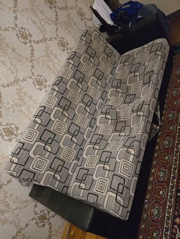 горка мебель: Açilan divan normal vezyetdedi