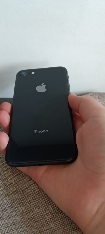 Apple iPhone: IPhone 8, Б/у, 64 ГБ, Чехол, Коробка, 82 %