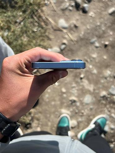 1: IPhone 14, цвет Blue (синий) - Дисплей 6.1" Super Retina XDR (OLED) с — 3