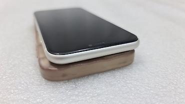 iphone cs max: IPhone 11, Б/у, 64 ГБ, Белый, Чехол, 60 % — 9