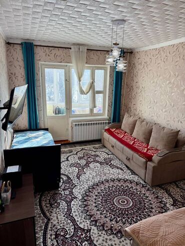 дом меняю на квартиру бишкек: 2 комнаты, 54 м², 105 серия, 3 этаж, Косметический ремонт