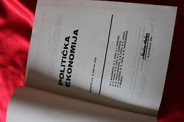 posta crvenka: POLITIČKA EKONOMIJA | Politička Ekonomija, grupa autora, redaktor — 4
