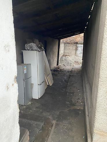Продажа коттеджей и домов: 🏡 **Срочно продаётся дом!** 📍 г. Бишкек, ул. Тоголок Молдо (район — 11