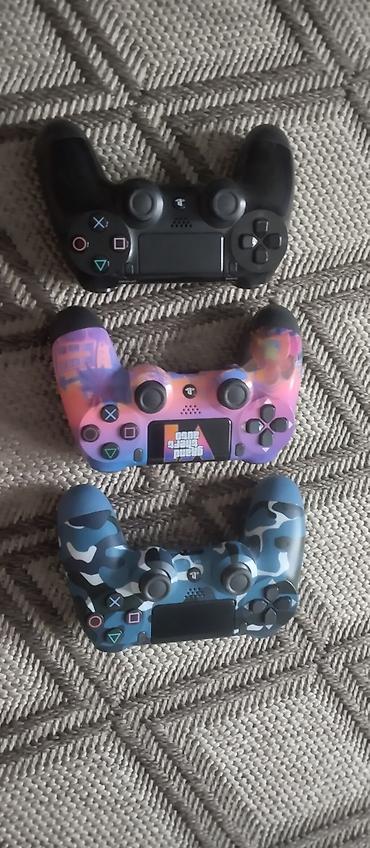 PlayStation 4 Pro в хорошем состоянии (черная консоль) + комплект