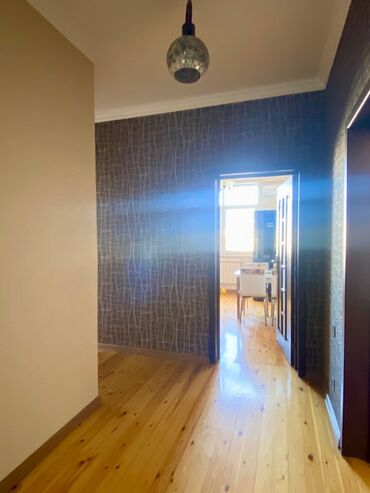 Uzunmüddətli kirayə mənzillər: Əhmədlinin ən gözəl ərazisi sayılan, Əhmədli metrosunun çıxışında — 8