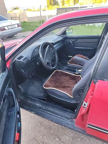 салон машины: Audi 100: 1991 г., 2 л, Механика, Бензин, Седан — 4