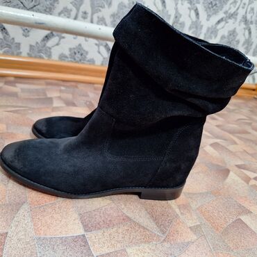 обувь женская деми: Сапоги, 38, цвет - Черный