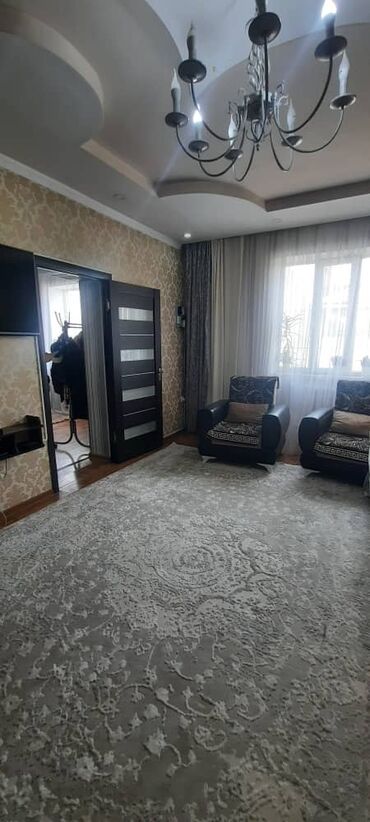 продаю дом в центре города бишкек: 150 м², 4 комнаты, Бронированные двери, Утепленный, Забор, огорожен