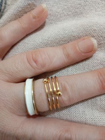 Narukvice: Set narukvica sa privescima – crni podesivi končić i metalni elementi — 12