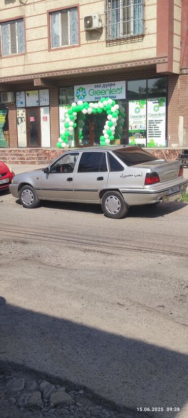 зеркало для спальни: Daewoo Nexia: 2008 г., 1.5 л, Механика, Бензин, Седан