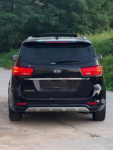 Kia: Kia Carnival: 2020 г., Минивэн — 14