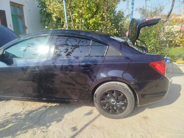 Chevrolet: Chevrolet Cruze: 1.8 l | Sedan — 8