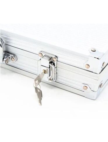 Настольные игры: Набор для покера в алюминиевом кейсе с ручкой. В комплект входят фишки — 9