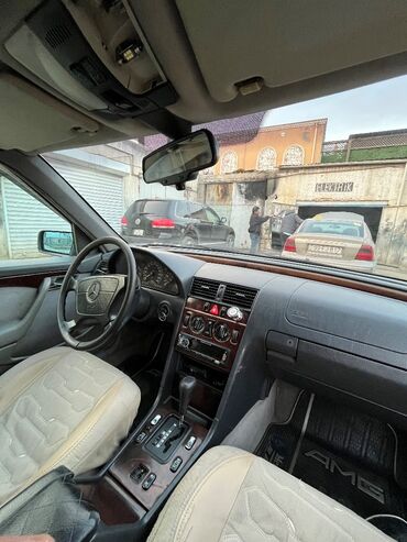 Mercedes-Benz: Mercedes-Benz C 180: 1.8 l | 1996 il Sedan — 12