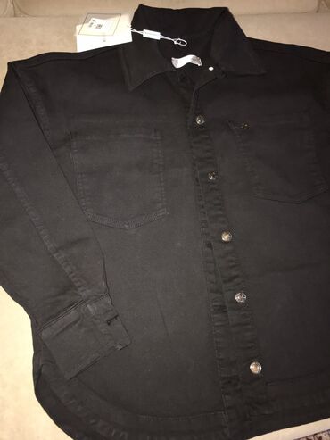 рубашка черная: Джинсовая куртка, Свободная модель, S (EU 36), M (EU 38)