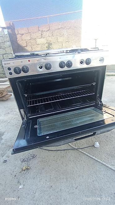 Qarışıq sobaları: Indesit kombi plitə və soba - Üst hissə: 4 ocaq gözlü – 2 qazlı — 2