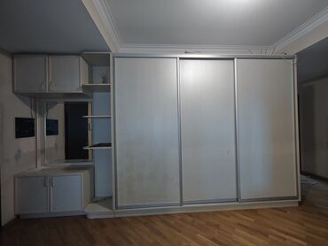 dəhliz şkafı: İşlənmiş, Kupe, 3 qapılı Düz dolab, Dəhliz dolabı, Türkiyə