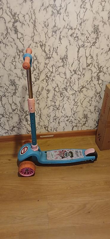 drift car elektrikli scooter: Uşaq skuterı – 3 təkərli, işıqlı - Rəng: mavi/çəhrayı - Üç təkərli — 2