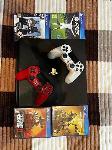 cd dvd диски: PlayStation 4 pro 1 терабайт памяти с комплектом игр и двумя — 1
