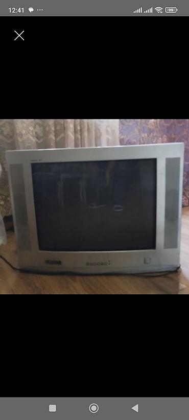 tv box s: Kineskop (CRT) televizor – gümüşü korpus, ön paneldə stereo dinamiklər — 1