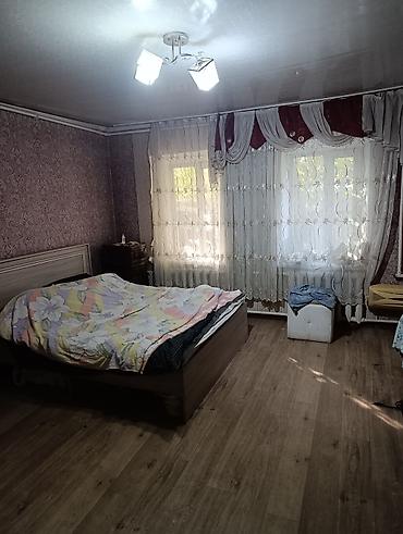 Үйлөрдү сатуу: 3 бөлмө, 55 м², 5 соток, Бишкек, Менчик ээси — 2