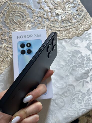 трехсимочный телефон fly: Honor X6a, 128 GB, rəng - Qara, Zəmanət, Sensor, Barmaq izi