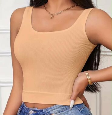 Hicab: Qadınlar üçün qolsuz ribli top - Model: kvadrat dekolteli, qısa