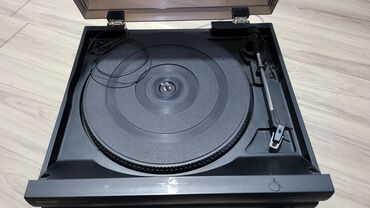 Динамики и колонки: Продам SHARP из 80г, без колонок нету, без пульта, стоял долго, сд — 9