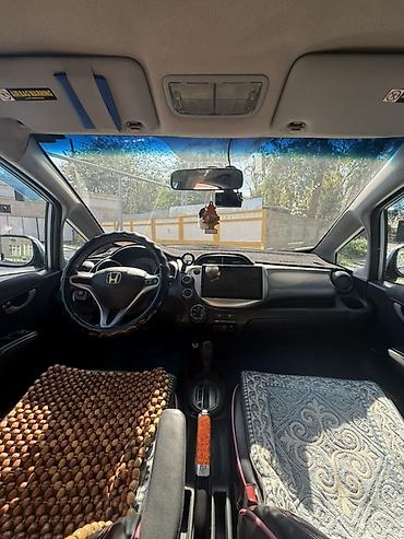 на хонда: Honda Fit: 2008 г., 1.5 л, Автомат, Бензин, Хэтчбэк — 9