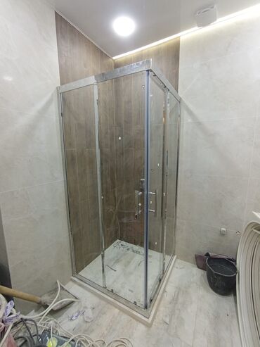 Duş kabinaları, arakəsmələr: Yeni Üstü açıq kabina, Künc üçün, Pulsuz çatdırılma — 20
