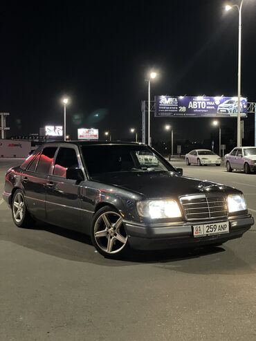 плафон 124: Mercedes-Benz W124: 3.2 л | 1994 г. | Седан